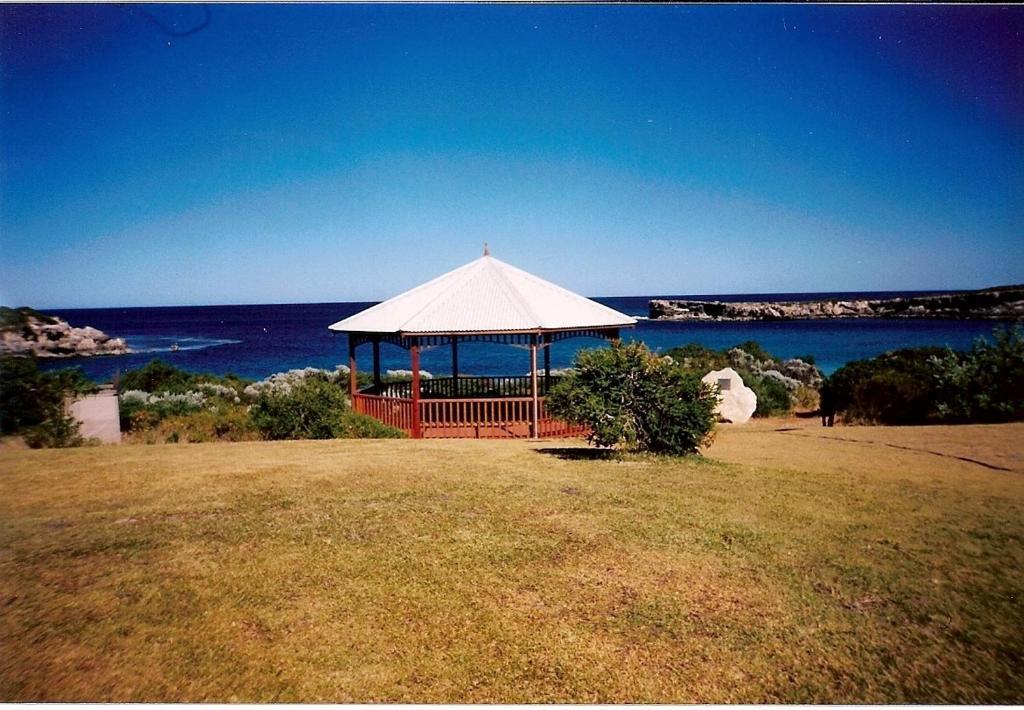 Centrebreak Beach Stay Green Head Экстерьер фото